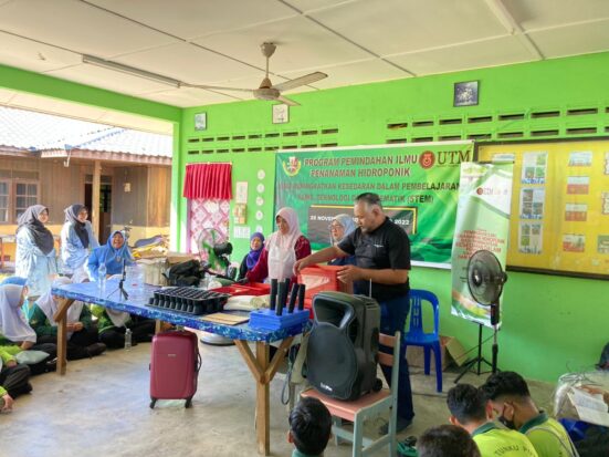 UTM pupuk minat STEM pelajar Pulau Langkawi menerusi aktiviti tanaman hidroponik